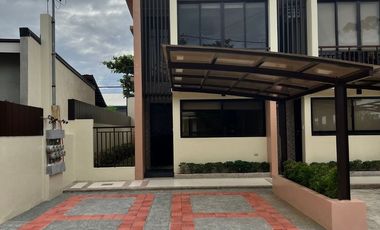 The 3 Bedroom Townhouse with parking for Sale near Alabang Area