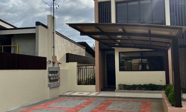 The 3 Bedroom Townhouse with parking for Sale near Alabang Area