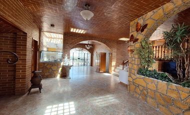 Casa Estilo Hacienda en Venta en Pachuca.