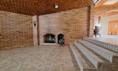 Casa Estilo Hacienda en Venta en Pachuca.