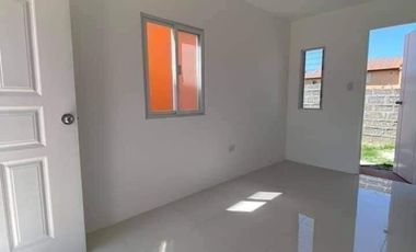 Townhouse End Unit with 2 Bedrooms in Valenzuela City