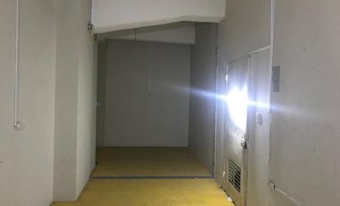 Bodega de alquiler en el Edificio Trade Building, 24 m2, Mall del Sol.