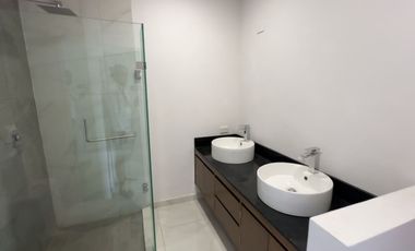 Venta Capital Norte, Madeiras 1