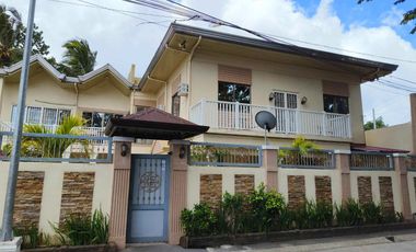 FOR SALE 5 BEDROOM HOUSE AND LOT IN LIPA CITY