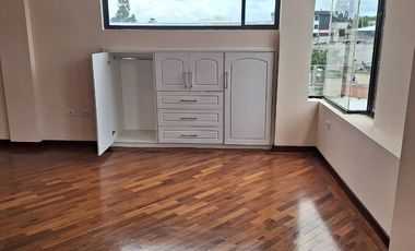 VENTA- AMPLIA CASA DE VENTA EN EL MEJOR SECTOR DE LATACUNGA RIVER PARK /24URB07