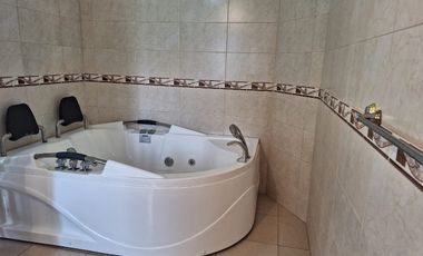 VENTA- AMPLIA CASA DE VENTA EN EL MEJOR SECTOR DE LATACUNGA RIVER PARK /24URB07