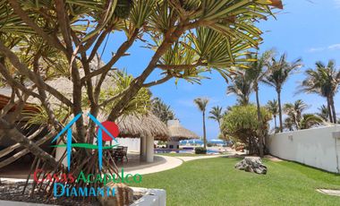 Departamento en condominio con club de playa. Terraza con vista a la alberca