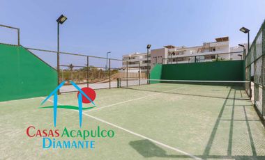 Departamento en condominio con club de playa. Terraza con vista a la alberca