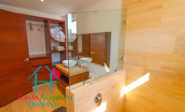 Departamento en condominio con club de playa. Terraza con vista a la alberca