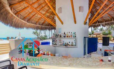 Departamento en condominio con club de playa. Terraza con vista a la alberca