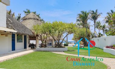 Departamento en condominio con club de playa. Terraza con vista a la alberca