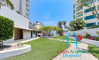 Departamento en condominio con club de playa. Terraza con vista a la alberca
