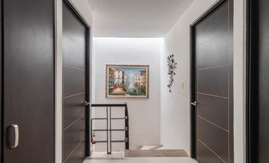 CASA EN VENTA A 15 MINUTOS DE CUERNAVACA, MORELOS. DOS ALBERCAS, 3 RECÁMARAS, AMENIDADES.