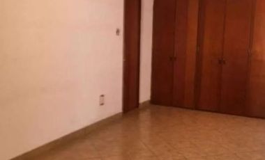 Venta de Amplia Casa en Venta bien distribuida localizada en Ignacio Aldama 71 Num. Ext. 71 Num. Int. S/N  Colonia Del Carmen C.P. 04100, DF / CDMX