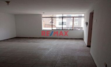 Local Comercial En 2Do. Piso Apto Para Centro De Terapias Alternativas, Centro Odontologico Y Otros Rubros