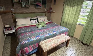Casa En 2 Lotes En Calle 43 E/ 26 Y 30 De Verónica, Partido De Punta Indio.