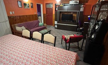 Casa En 2 Lotes En Calle 43 E/ 26 Y 30 De Verónica, Partido De Punta Indio.