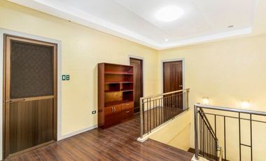5BR House and Lot for Sale at Alabang Muntinlupa City
