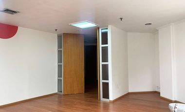 PR19042 Oficina en arriendo en el sector Villa Carlota