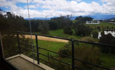 Venta Amplia Casa con 4 Habitaciones y Cuarto de Servicio: Hermosa Vista