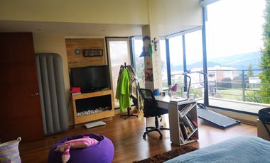 Venta Amplia Casa con 4 Habitaciones y Cuarto de Servicio: Hermosa Vista