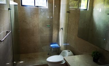 Venta Amplia Casa con 4 Habitaciones y Cuarto de Servicio: Hermosa Vista