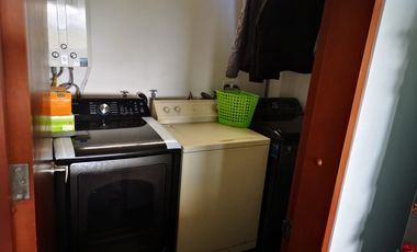 Venta Amplia Casa con 4 Habitaciones y Cuarto de Servicio: Hermosa Vista
