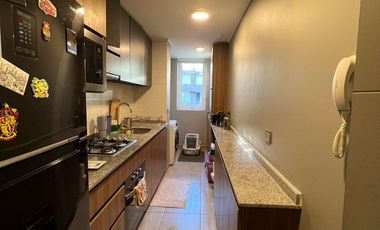 ARRIENDO DEPARTAMENTO 2 D + 2 B COMO NUEVO EN CONDOMINIO.