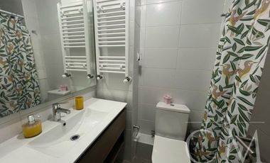 ARRIENDO DEPARTAMENTO 2 D + 2 B COMO NUEVO EN CONDOMINIO.
