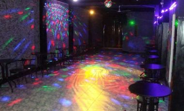 SE VENDE CASA DE PLAYA EN CALLE COMERCIO,    CERRO AZUL