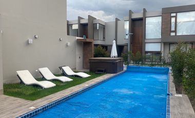 MODERNAS CASAS A ESTRENAR EN CONJUNTO CUMBAYA (Colegio Menor, Vía Santa Inés)