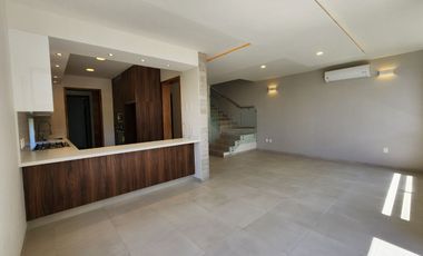 Casa Nueva en Venta en Parques Vallarta en Zapopan