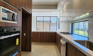 Casa Nueva en Venta en Parques Vallarta en Zapopan