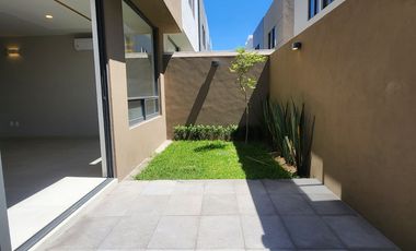 Casa Nueva en Venta en Parques Vallarta en Zapopan