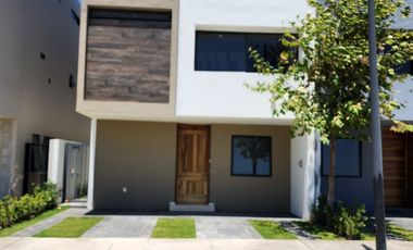 Casa Nueva en Venta en Parques Vallarta en Zapopan