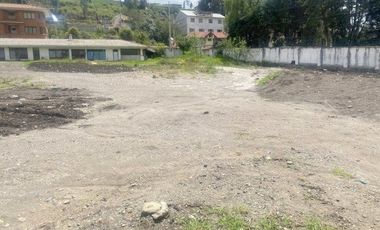 Terreno comercial en alquiler 2.497m2T Panamericana Norte, frente al Cuartel Dávalos Cuenca
