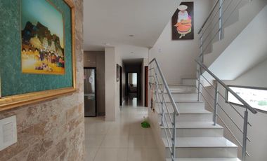 casa en urbanización de venta en manta zona sur