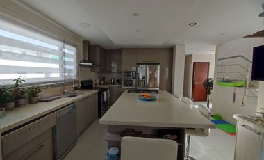 casa en urbanización de venta en manta zona sur