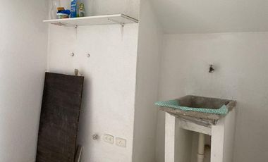 Napoli alquiler casa con piscina de 3 Dormitorios con su baño (J Luna)