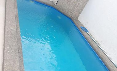 Napoli alquiler casa con piscina de 3 Dormitorios con su baño (J Luna)