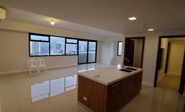 Spacious With Balcony Condo For Sale or RENT in The Alcoves AYALA MALL CENTER CEBU CITY