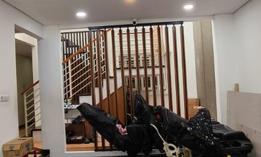 Rumah Sunter Agung Minimalis Split Level