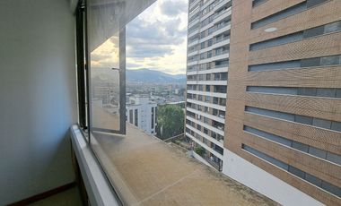 Colinas del Poblado, Excelente Oficina