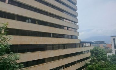 Colinas del Poblado, Excelente Oficina