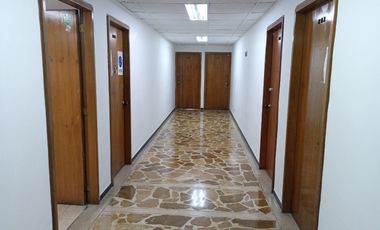 Colinas del Poblado, Excelente Oficina