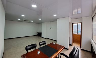 Colinas del Poblado, Excelente Oficina