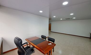 Colinas del Poblado, Excelente Oficina