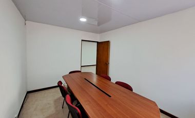 Colinas del Poblado, Excelente Oficina
