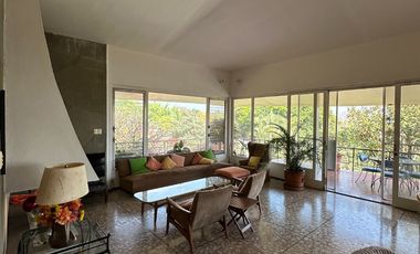VENTA DE HERMOSA CASA DE 4,000 MTS DE TERRENO EN ZONA RESIDENCIAL DE CUERNAVACA