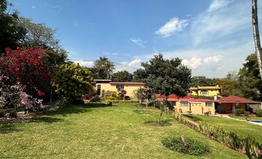 VENTA DE HERMOSA CASA DE 4,000 MTS DE TERRENO EN ZONA RESIDENCIAL DE CUERNAVACA